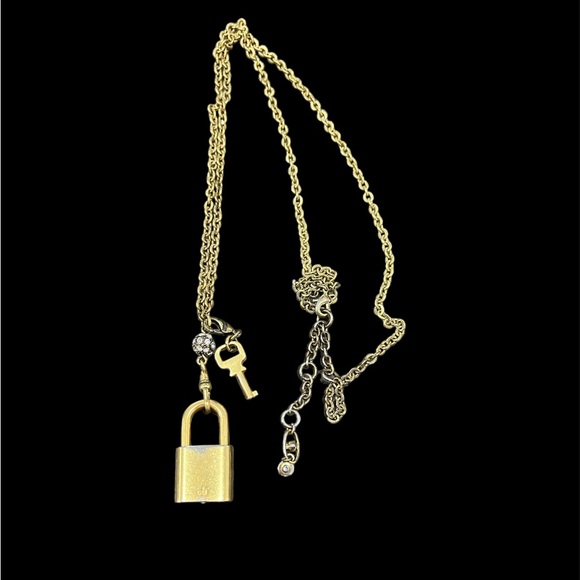 Cabi gold tone lock & key necklace - Picture 1 of 5